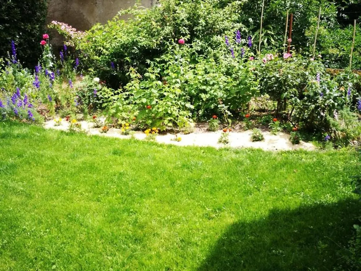 בית נופש Billy  Charmant Gite Pres D'Un Chateau Avec Jardin, Terrasse, Parking Et Wifi, A 14 Km De Vichy - Fr-1-489-1